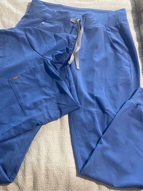 Figs Woman Jogger Scrub Pants in Ceil Blue